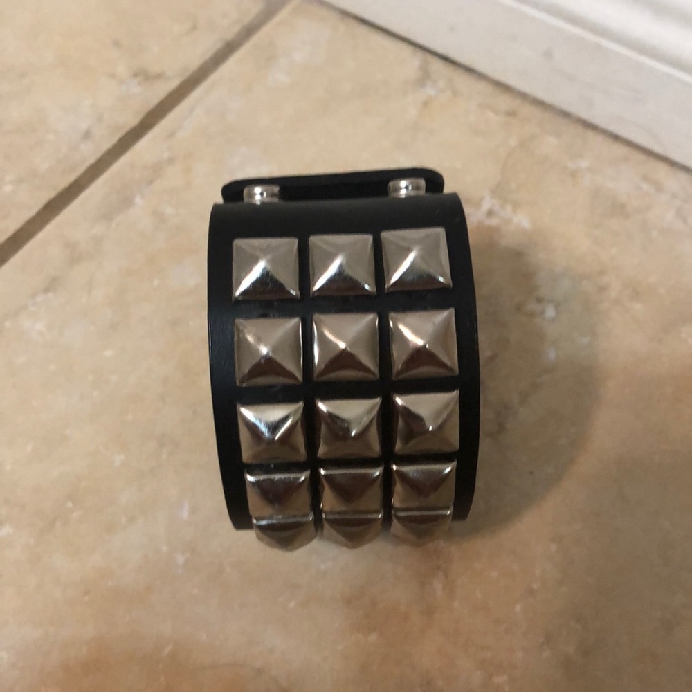 wrist cuff